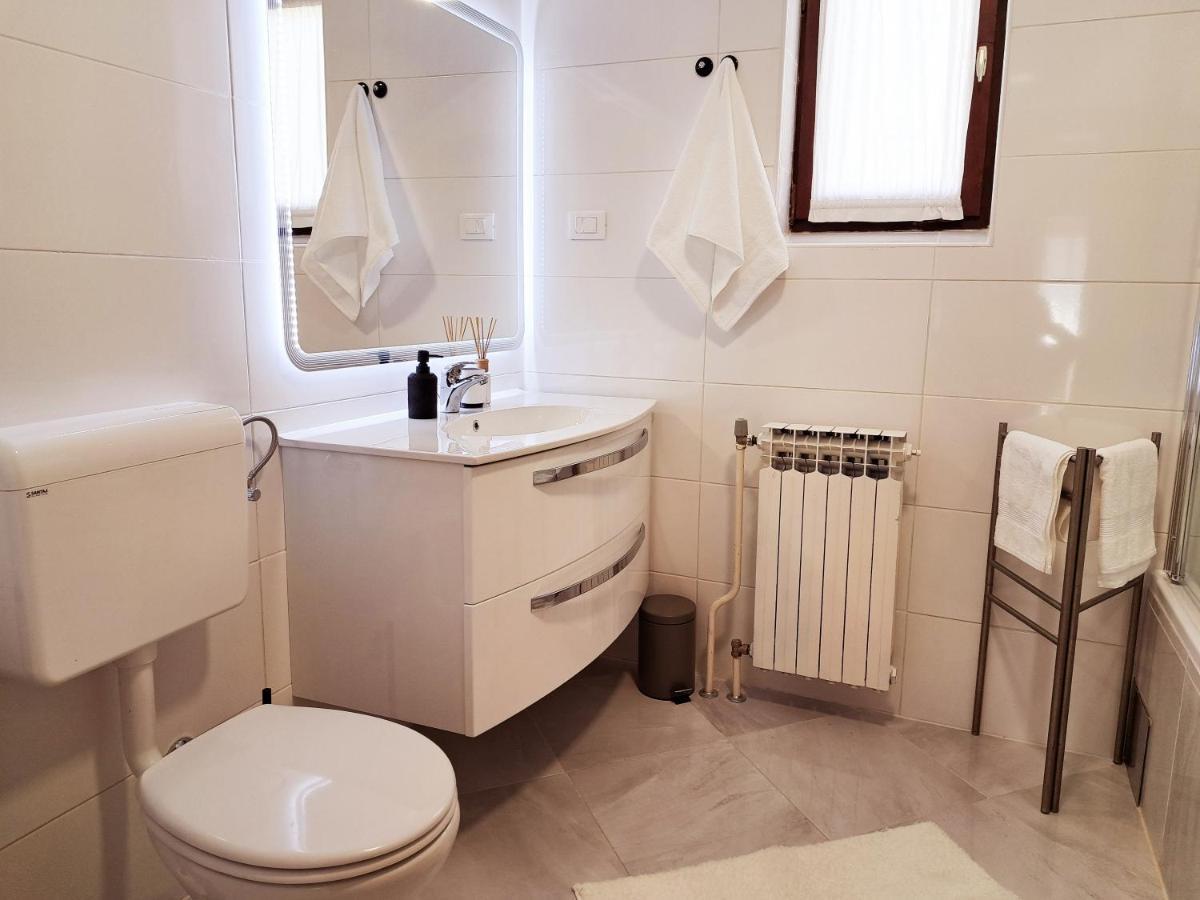 Holiday House Casa Maria 로비니 외부 사진