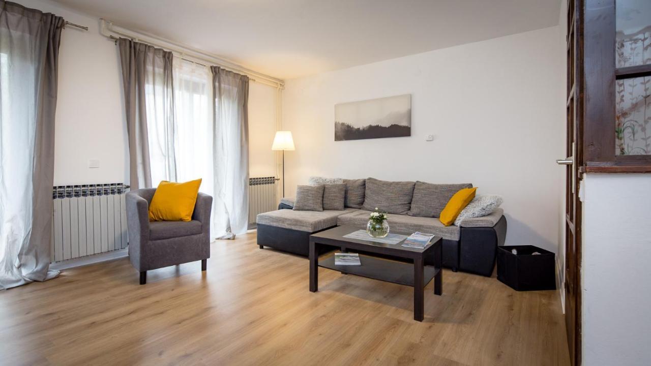Holiday House Casa Maria 로비니 외부 사진
