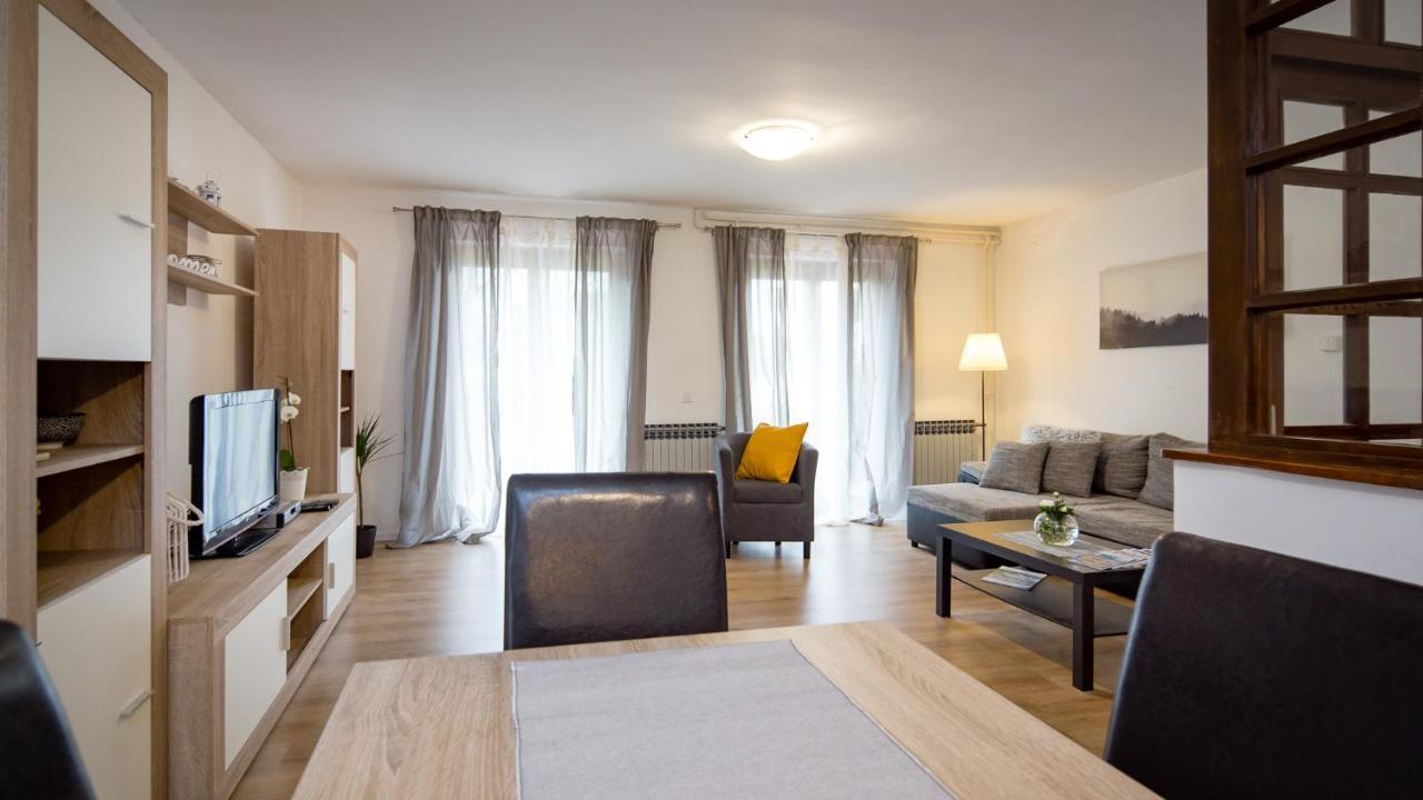 Holiday House Casa Maria 로비니 외부 사진