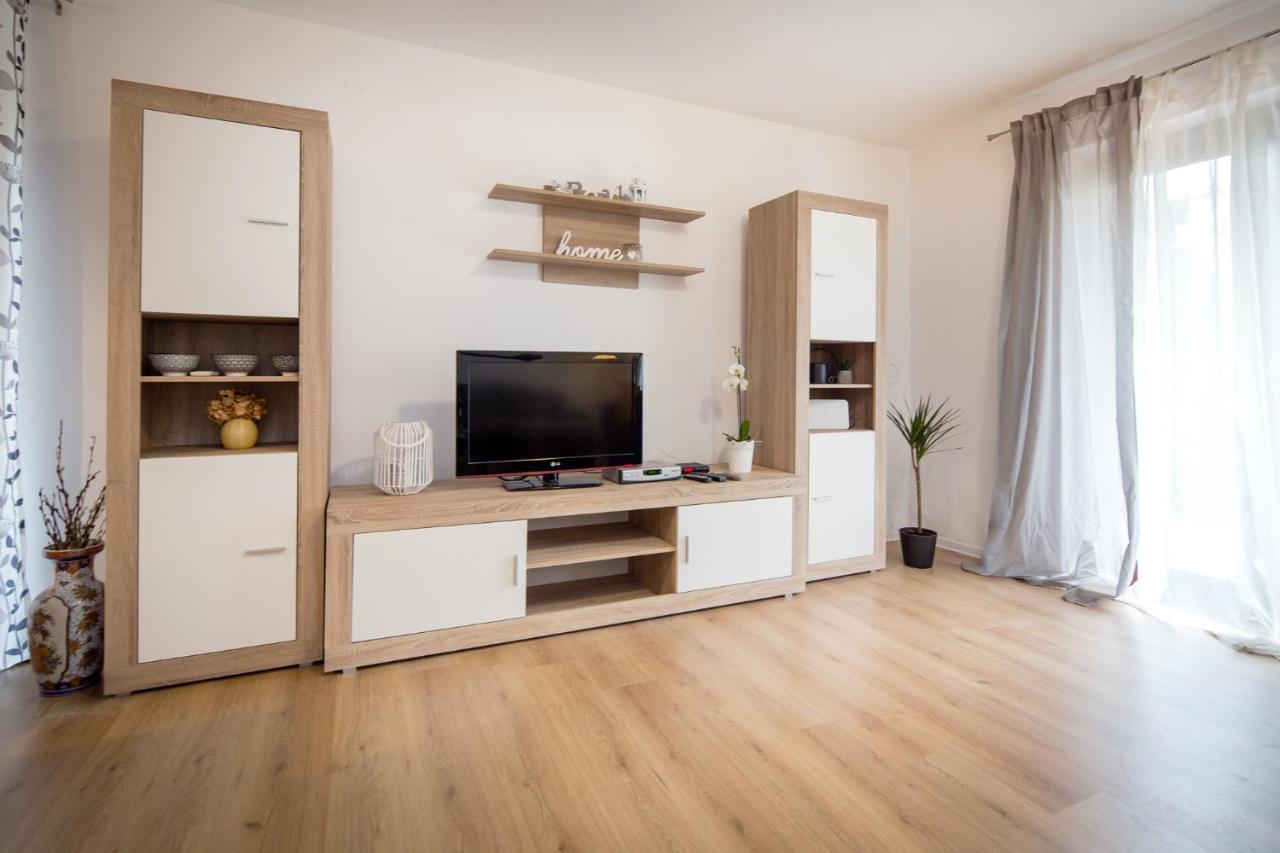 Holiday House Casa Maria 로비니 외부 사진