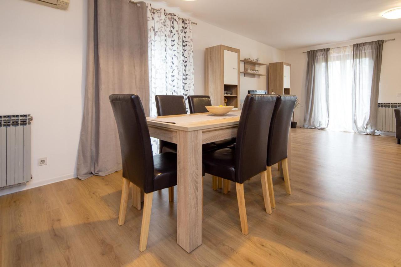 Holiday House Casa Maria 로비니 외부 사진